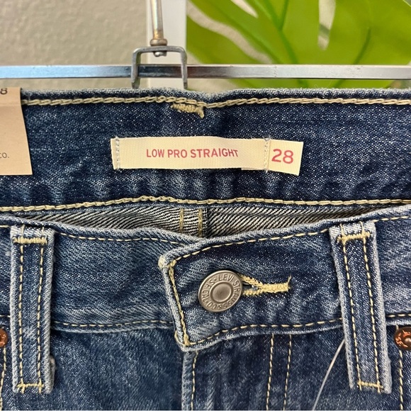 ✨ Levi’s Low Pro Straight Distressed Jeans Sz 28 | Mid Rise Relaxed Fit Denim - Picture 3 of 9